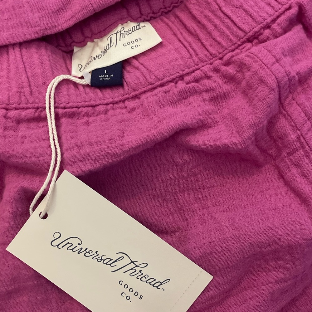 Universal Threads V- neck Top/Shorts Set - Picture 5 of 9